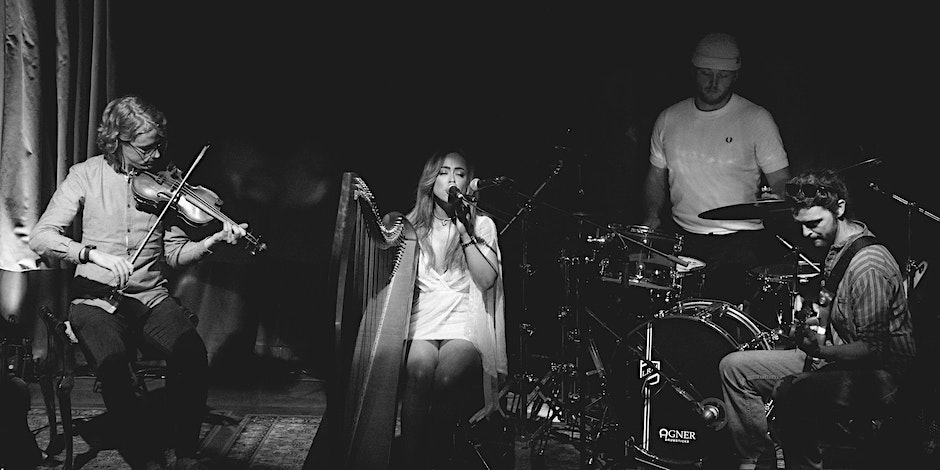 Bridin and Band - image by steverogerspics